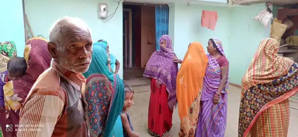 देवरको बिहेमा धेरै गहना किनिएको रिसमा ३ छोरालाई विष खुवाइन् र आफूले पनि खाइन् 